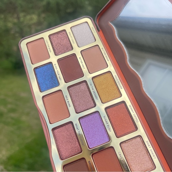 New! Too Faced Better Than Chocolate Palette Cocoa-Infused Eye Shadow 18… - Picture 5 of 7